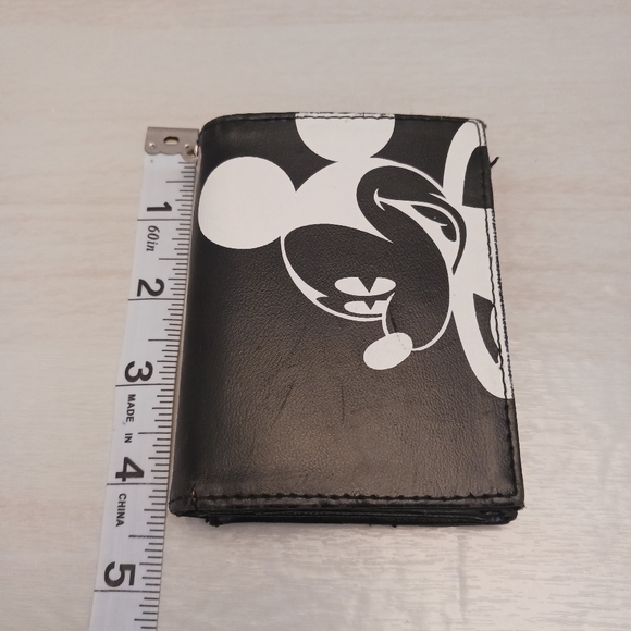 Disney Mickey Mouse Leather Black & White Wallet - Picture 9 of 9